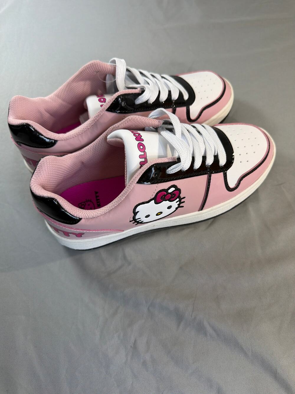 Hello Kitty by Sanrio women's sneakers size 7 NWOT